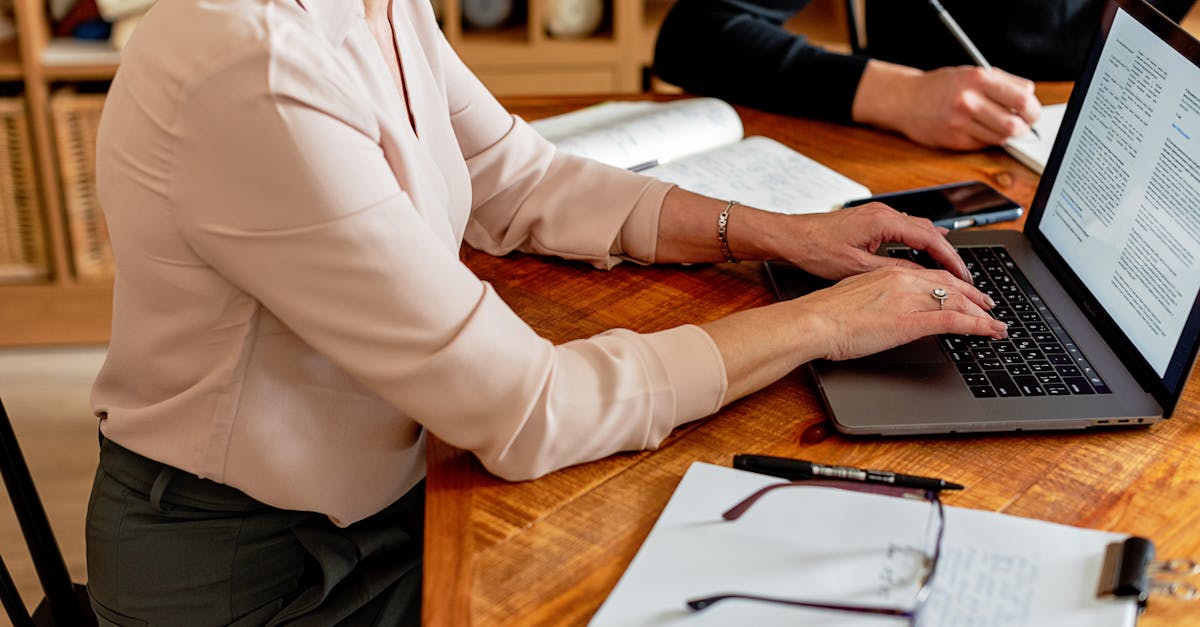 实名微信号批发：免费短信：有哪些注意事项？